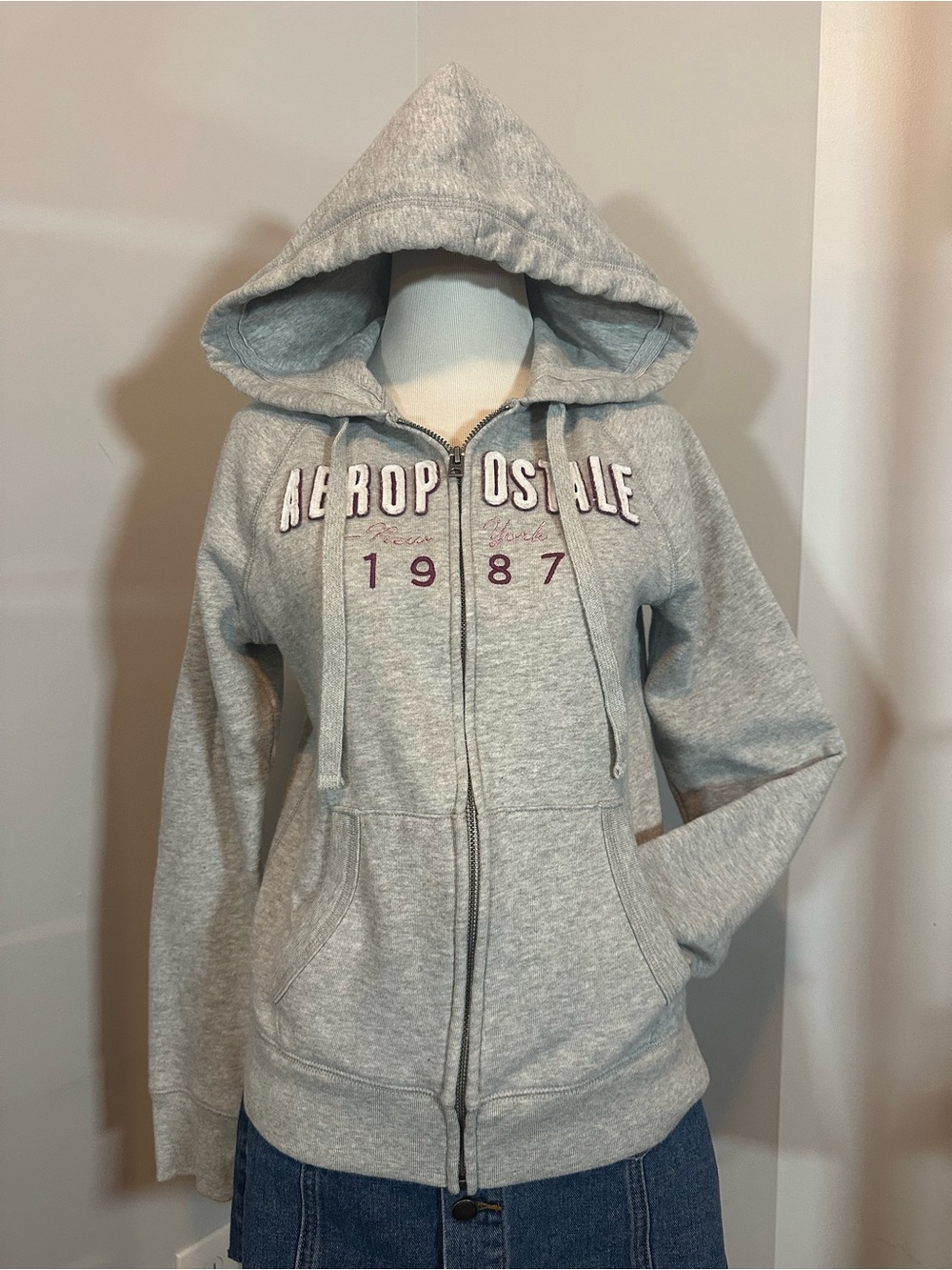 Aéropostale Gray Embroidered Full-Zip Hoodie – Medium
